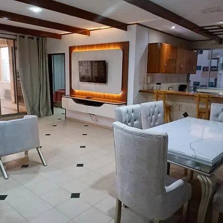 Guest Friendly Penthouse Apartamento